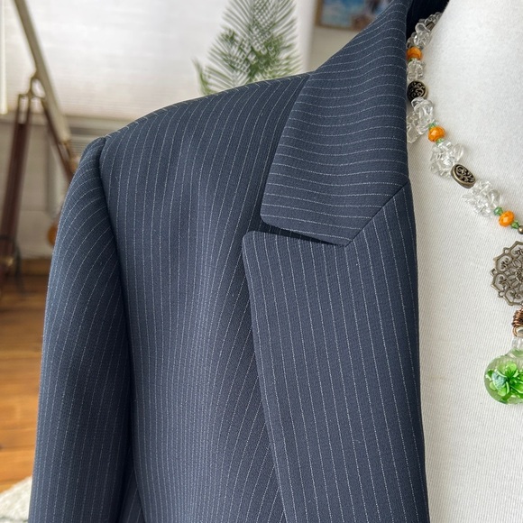 Tahari Arthur S. Levine Pinstripe Blazer Navy Size 18W
Women's Black Blazer - Picture 2 of 7